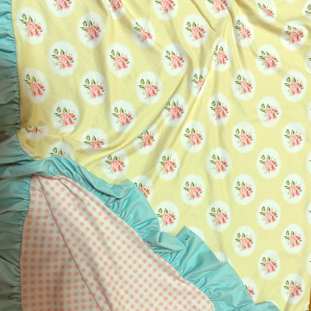 Butterframed Roses Blanket XL
